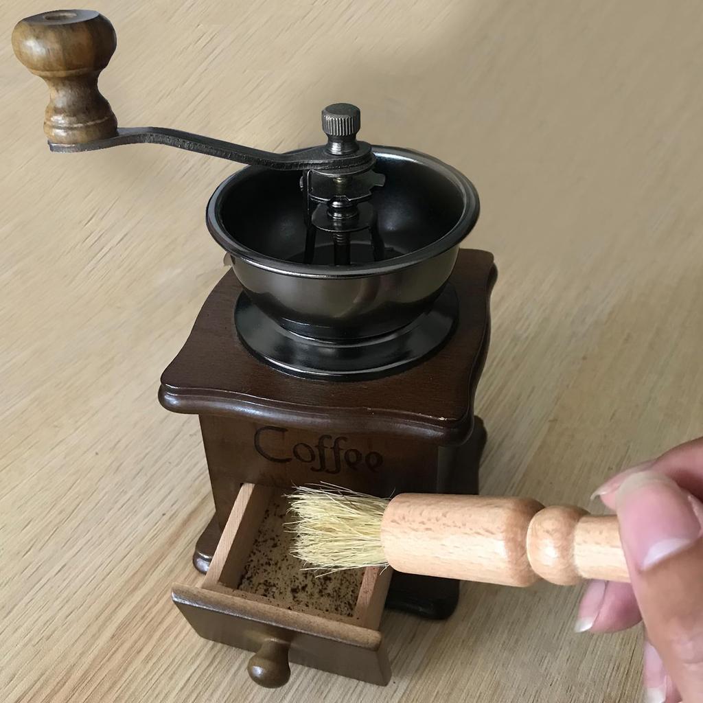 Classical Hand Cranks Coffee Grinder With Ergonomic Wood Handle 15 Grinding Size Option Built In Bristles Brush