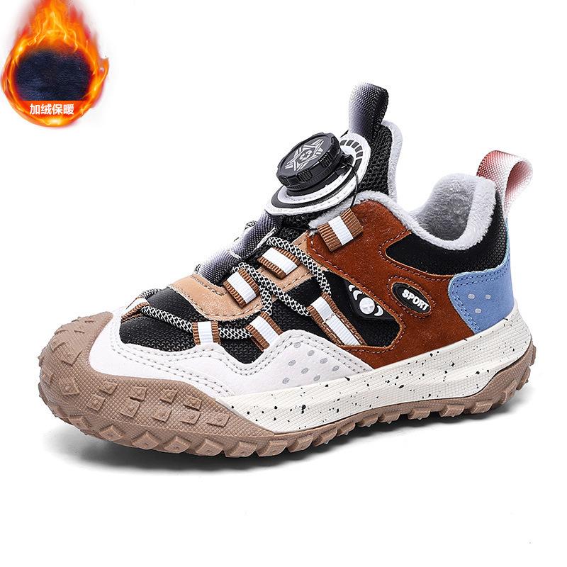 Chaussures pour garçons, chaussures de sport 2025 hiver nouveau deux-coton chaud surface en cuir imperméable enfants moyens et plus âgés bouton rotatif antidérapant