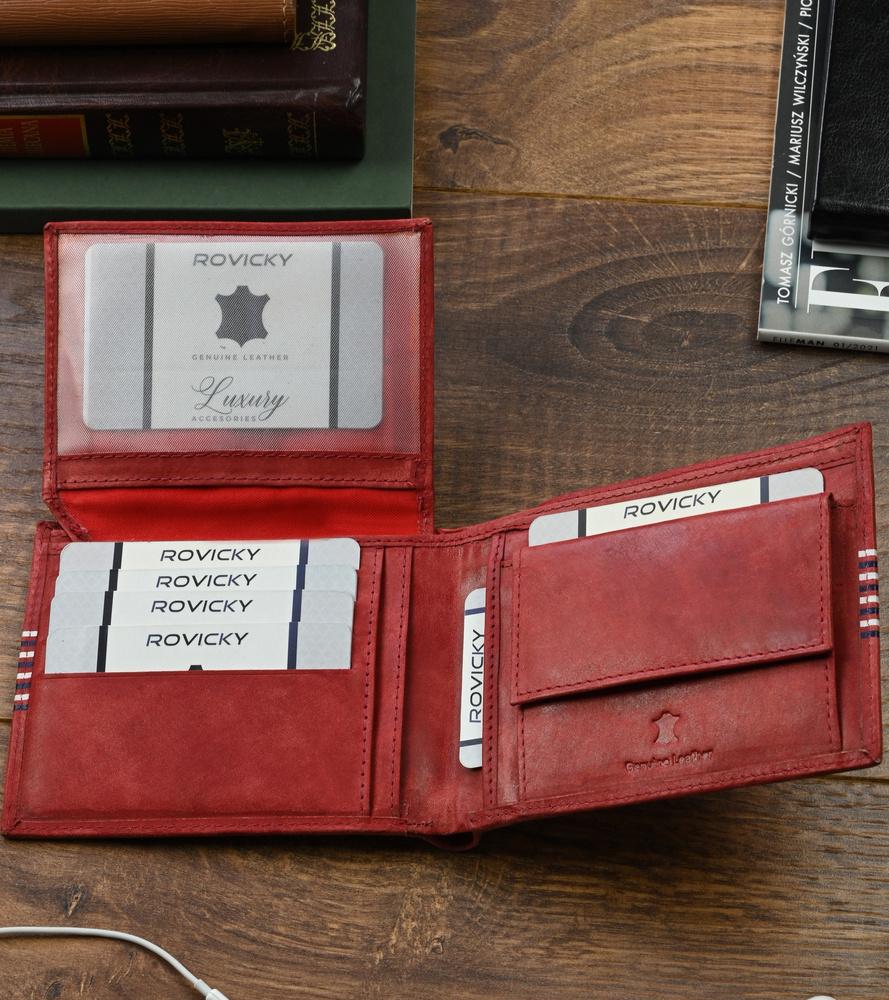 Men's wallet made of natural leather decorated with crosswise stripes
