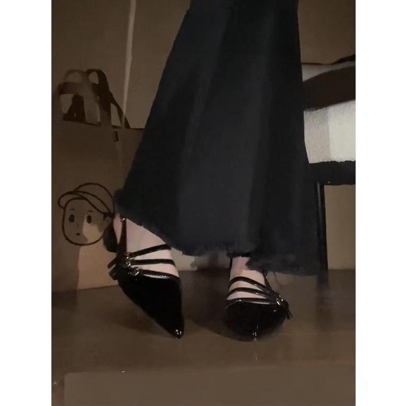 Fashion Temperament Pointed Toe Baotou Sandals Women's Summer Wear Shallow Mouth Metal Buckle Back Empty Low Heel Shoe Designer Sandals