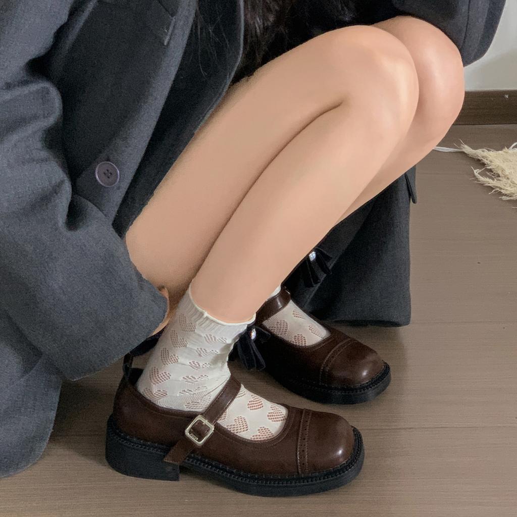 Fekete brit stílusú retro vastag sarkú kis bőr cipő női 2025 új őszi szoknyához passzoló sekély szájú Mary Jane egycipő