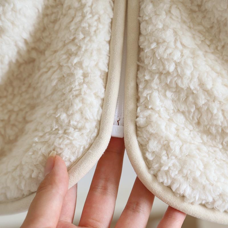 Cozy Autumn/Winter Coral Fleece Pajamas for Couples – Thick, Warm Lamb Fleece Homewear Set Suitable for Outdoors