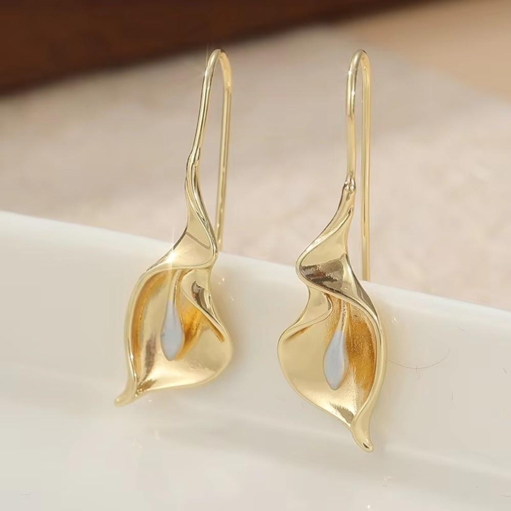 Lightweight Floral Dangle Earrings Twist Design Calla Lily Earrings Elegant Drop Earrings Women