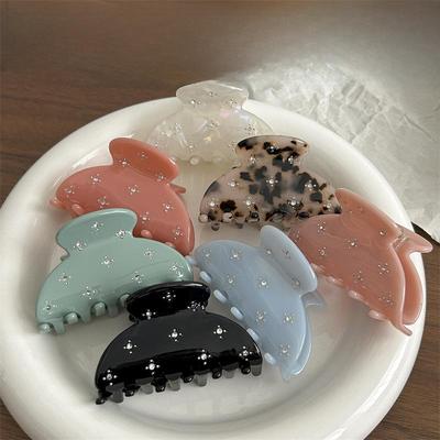 Klamra do włosów Share Beauty Acetate Candy: Elegancki, wysadzany diamentami, kompaktowy klips typu "szczęka rekina", idealny do dodania świeżości Twojej fryzurze.