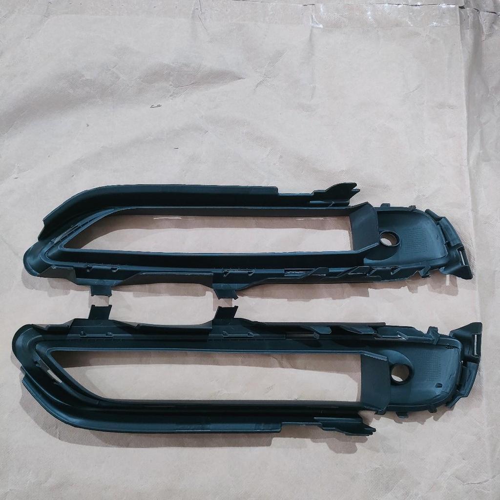 Porsche Cayenne 18 Turbo Front Bumper Air Vent Fog Light Frame Protector