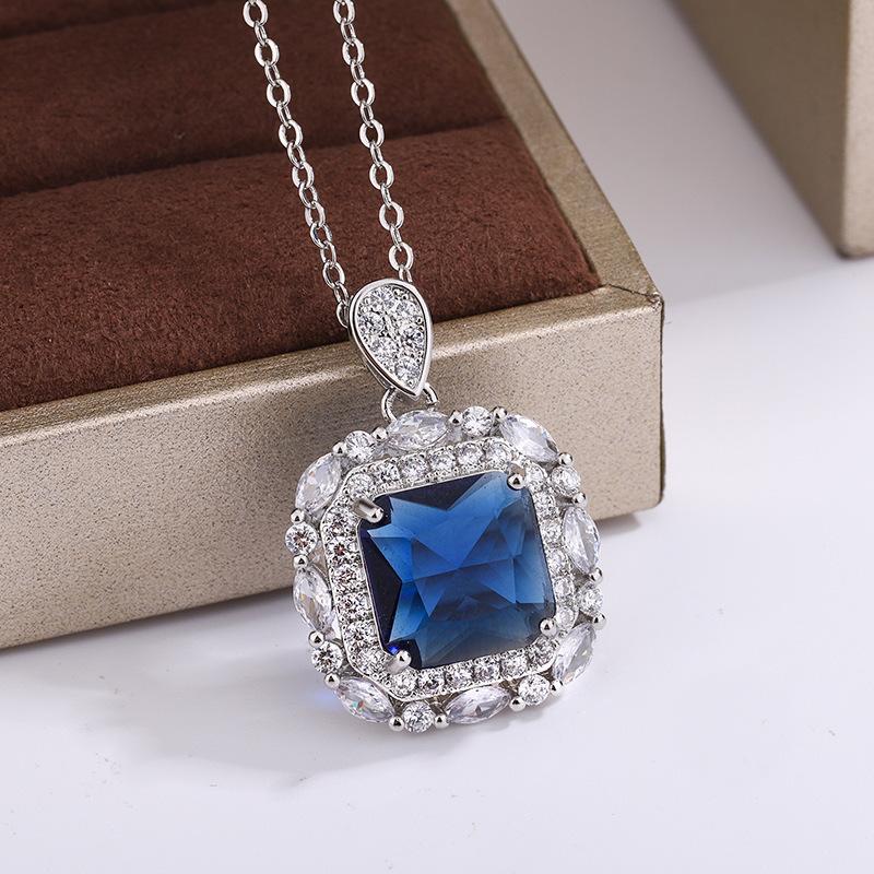 Simulation Copper Bottom Main Stone Color Treasure Set Women'S Light Luxury Necklace Gold-Plated Wind Simple Artificial Crystal Commute
