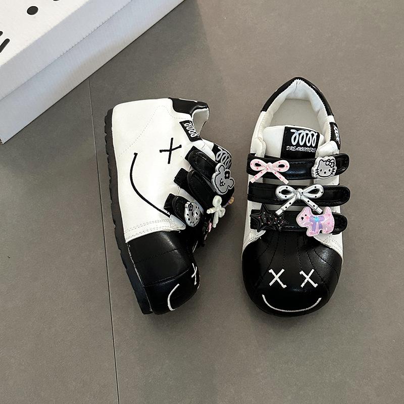 Velcro versatile sports board shoes bread shoes cartoon cute butterfly accessories little white shoes women's 2025 summer new