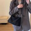 Yogodlns Vintage Damen Einfarbig Eimer Kleine Umhängetasche Herbst und Winter Mattes Leder Verstellbare Schultertasche für Arbeit, Reise