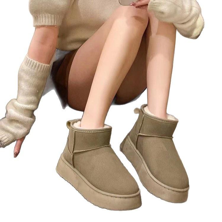 Winter snow boots thick-soled velvet women's 2025 new warm pedal cotton shoes non-slip thickened short foreign-style cotton shoes