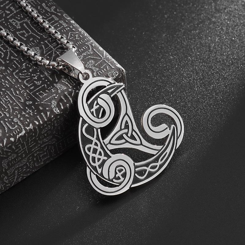 Vintage Jewelry Triangular Celtic Knot Crescent Moon Pendant Necklace