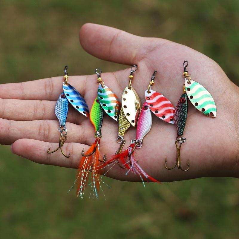 Señuelos giratorios de 5 uds con bolsa de transporte portátil, señuelos para lubinas, señuelos para truchas, Kit de cebos giratorios de Metal duro