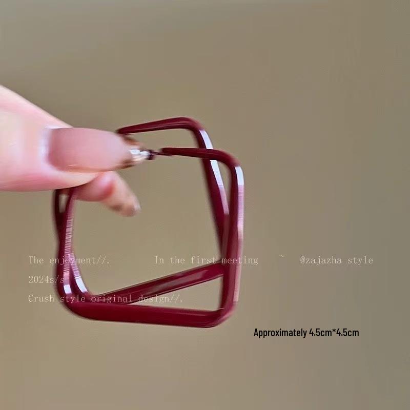 Модные Серьги-Кольца Дофамин Конфетных Цветов: Стильные, преувеличенно простые гвоздики для шикарного образа.