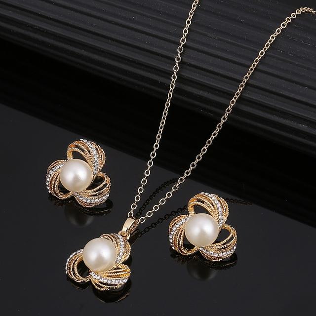 Klassische Imitationsperlen-Halskette, goldfarbenes Schmuckset für Damen, klarer Kristall, elegante Party, Mode, Kostüm, Weihnachtsgeschenk