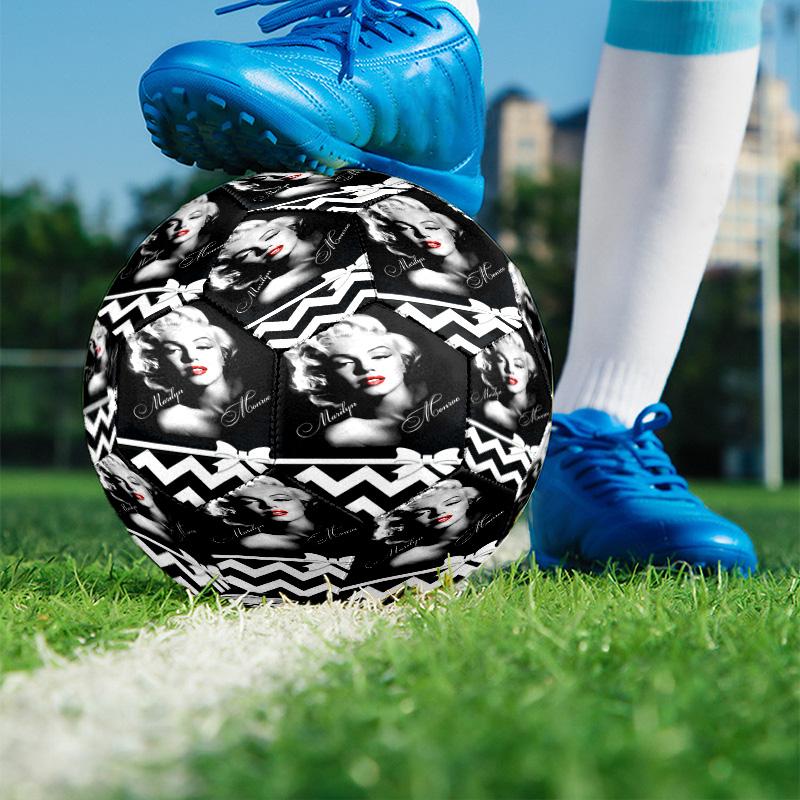 Marilyn Monroe Print Size 5 Soccer Ball, PU Wear Resistant Football for Match Training and Daily Practice, Birthday Gift for Soccer Fans