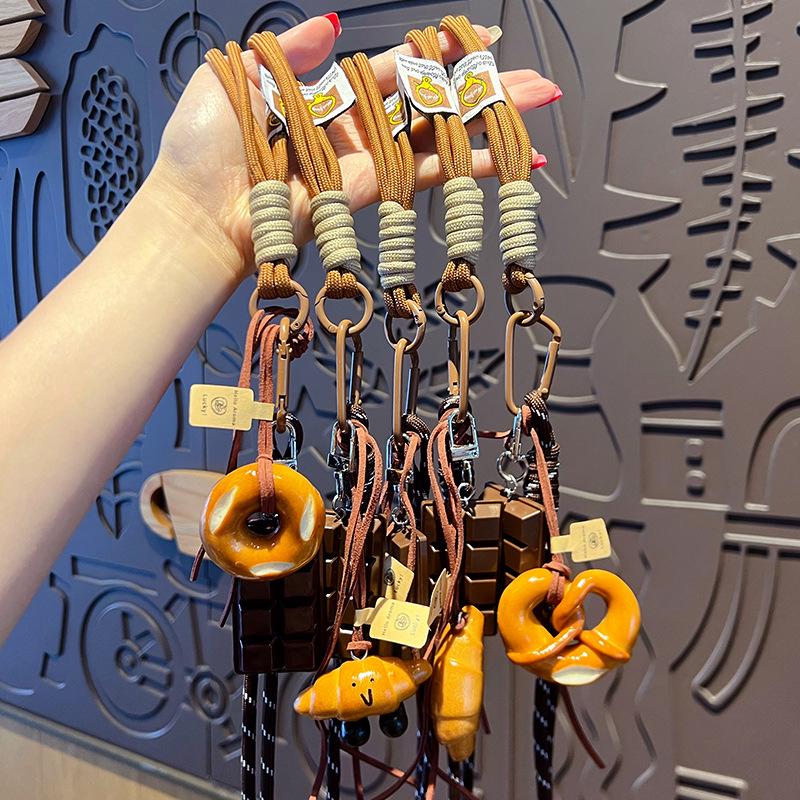 Creative Miu-Style Lye Bread Keychain: Cute Handcrafted Couple Pendant, Small Gift