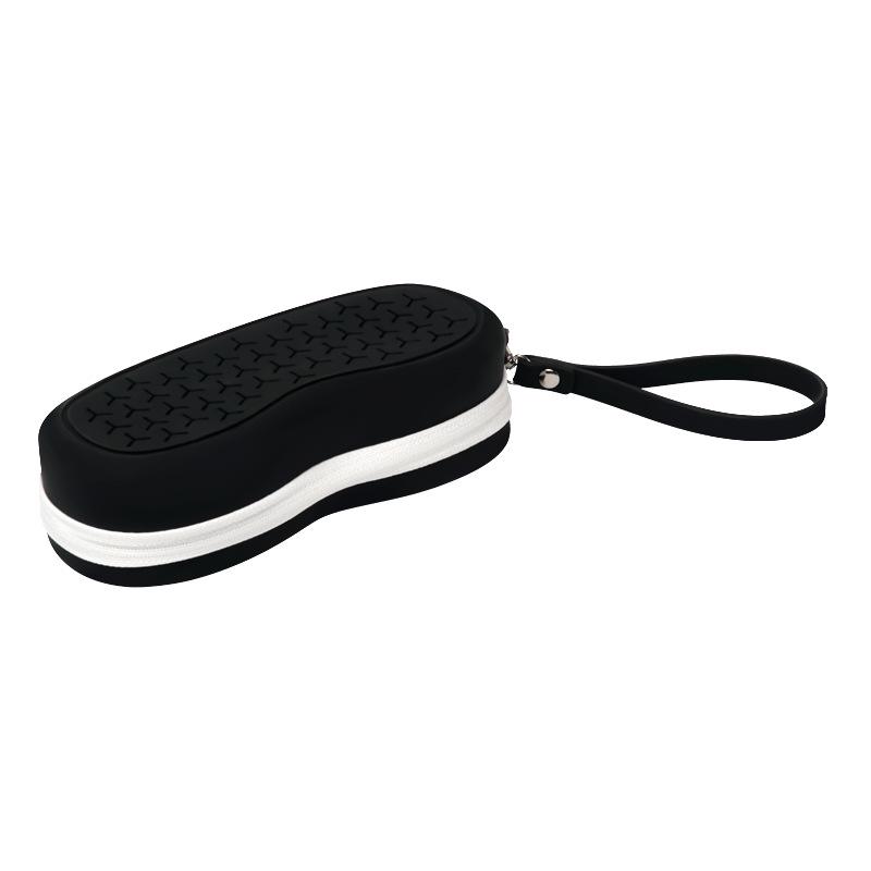 Portable Silicone Goggle Case with Double-Sided Ventilation Holes and Spacious Capacity, Featuring a Fashionable Handle.