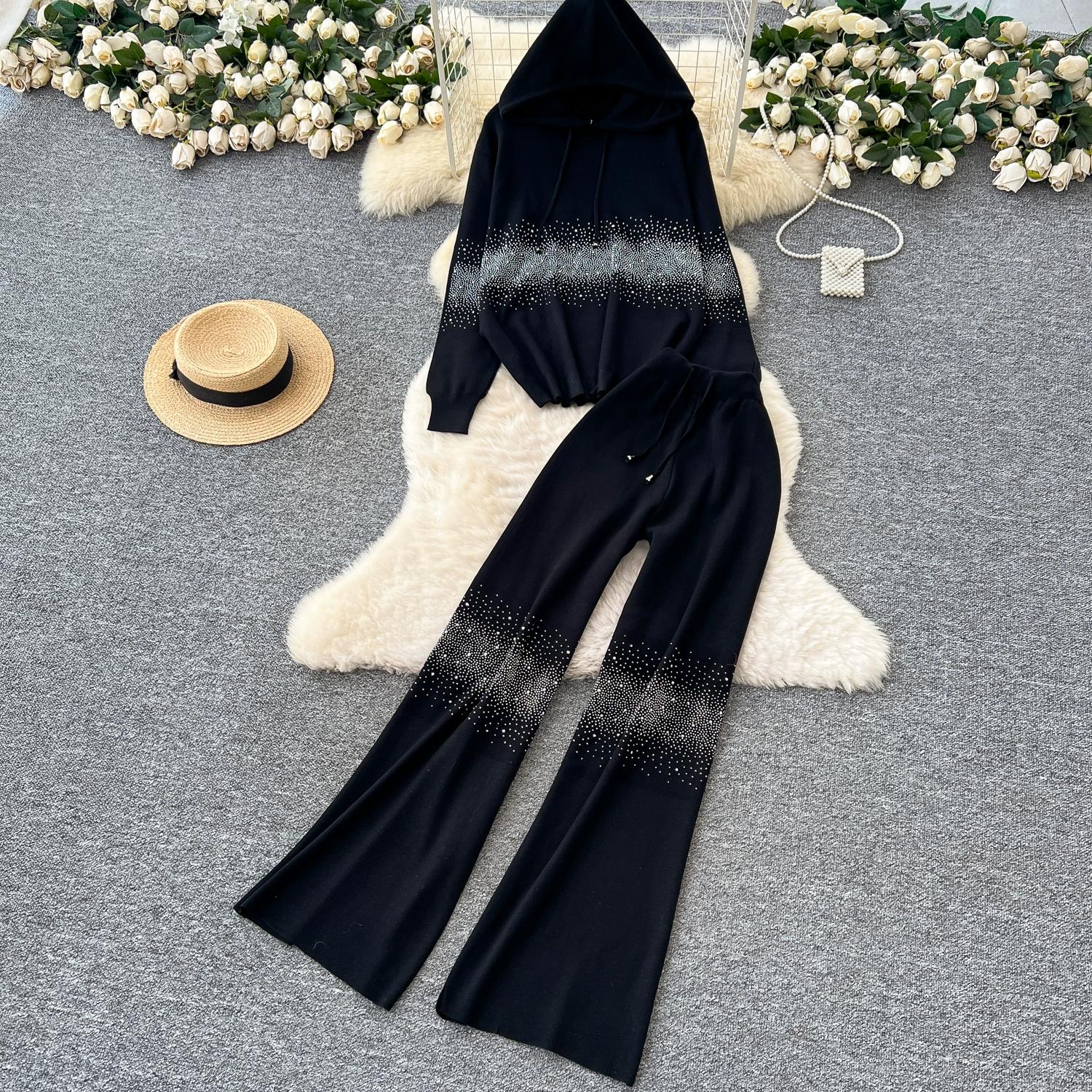 

Осень Зима Женский Вязаный Свитер с Горячей Стразовкой на Шнурке Комплект из Двух Предметов Брюки Пуловер с Капюшоном и Костюм с Широкими Брюками One Size чёрный