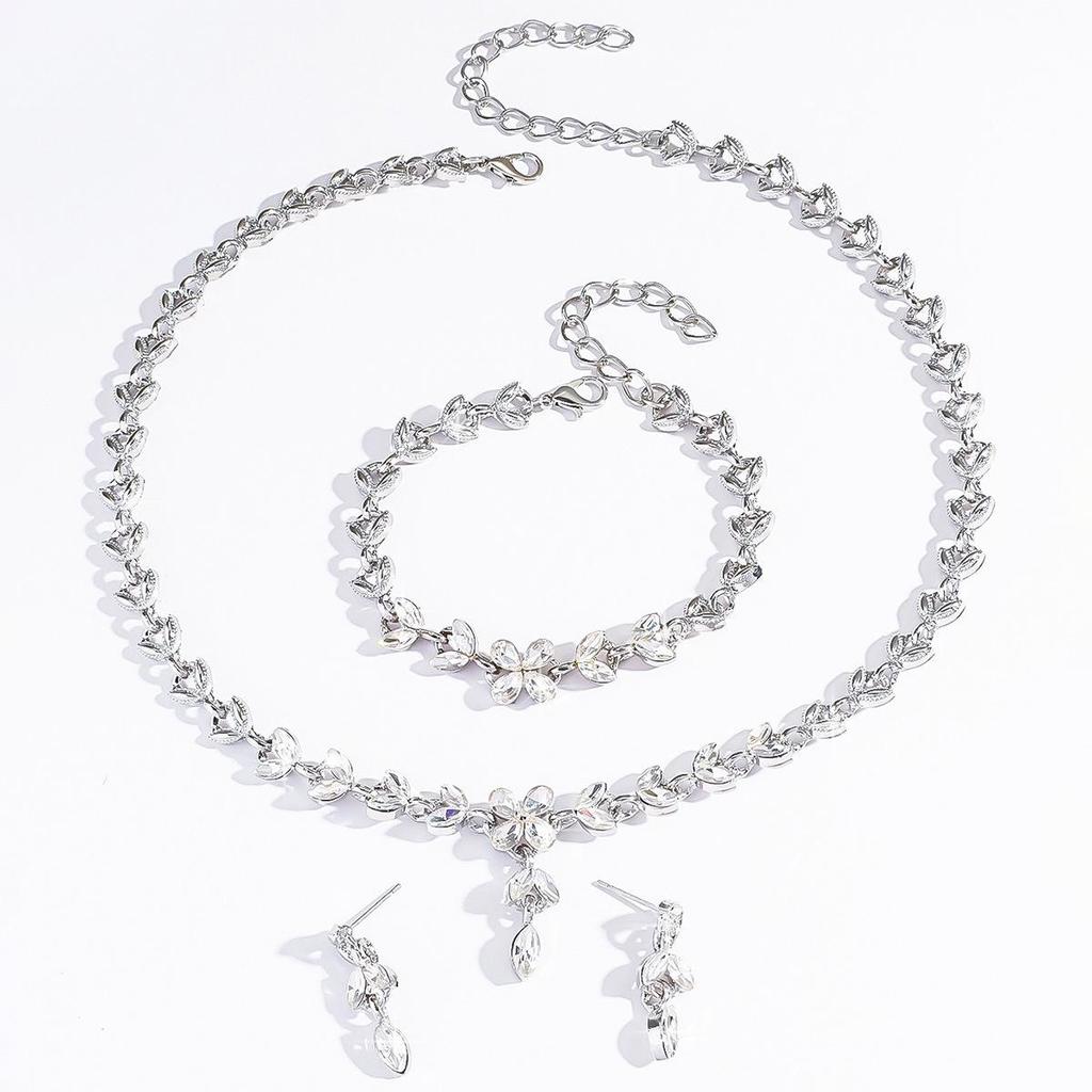 Schmuckset mit vierblättrigem Kleeblatt: Halskette, Ohrringe & Armband für Brautbankette & Abende