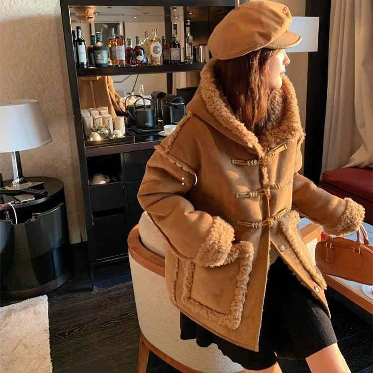 Vintage Lamb Wool Coat Women Winter Warm Loose Thickened Faux Fur Jacket with Horn Buttons