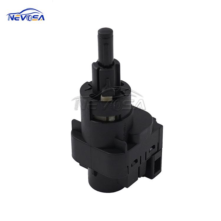 

Выключатель управления стоп-сигналом автомобиля, Модель 6Q0945511A - Идеальный аксессуар для систем стоп-сигнала NEVOSA