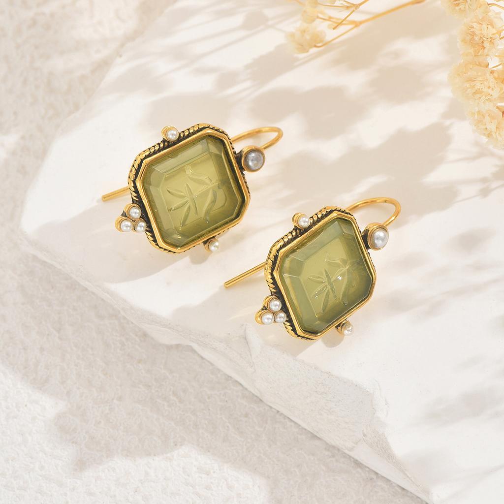 Niche New Geometric Women's Jewelry, Versatile High-end Inlaid Gemstone Design Stud Earrings Fashion Earrings Fashion