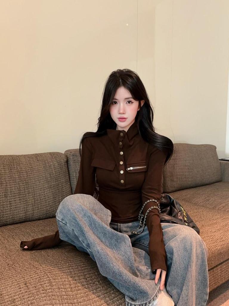 Women's High-Neck Slim-Fit T-Shirt: Spicy Style, Long-Sleeve, Waist-Cinching, Perfect for Autumn and Winter.