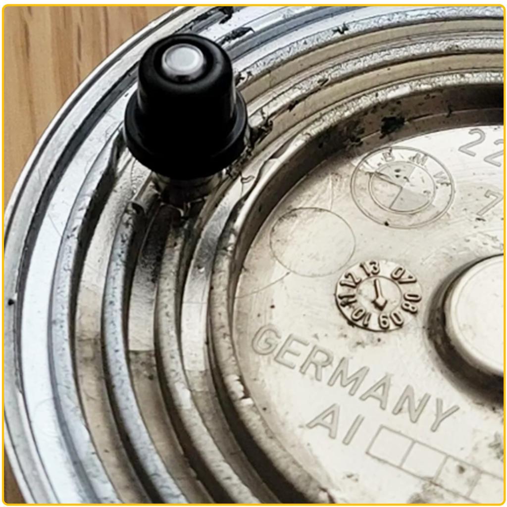 Emblem Badge Roundel Grommet Bonnet Rubber Hood Boot Trunk For BMW 3 E30 5 E28 E34 6 E24 E32 E34 530i 740i M5 7 Interior Styling