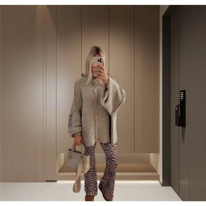 Cárdigan de punto de manga murciélago casual de color sólido con botón metálico