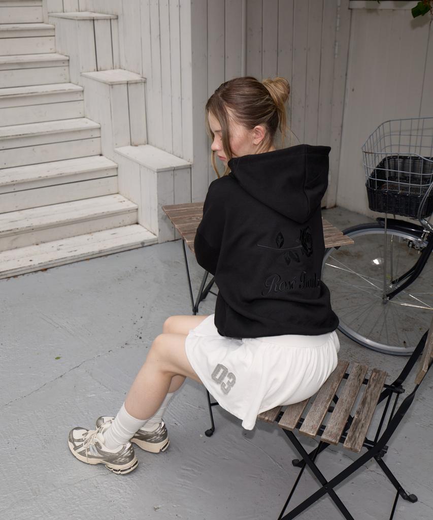 Rosefranz Back Rose Embroidery Hoodie [Black]
