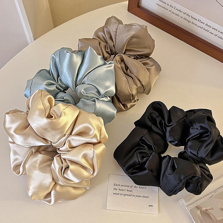 

Satin Sponge-Filled Sleep Scrunchie - 2024 Fan Bingbing Style чорний