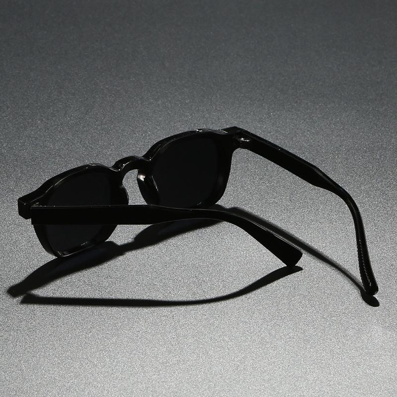 Non-polarized Retro Punk Men Sunglasses Small Frame Square Personalized Design Sun Glasses Women Travel Party Business Festival Gift