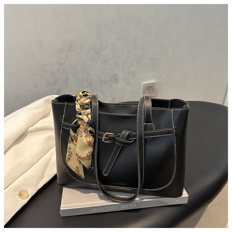 

Ежедневная поездка на работу и большая вместительная сумка для женщин на весну Простая и модная сумка-тоут Шелковый шарф Декоративная сумка через плечо