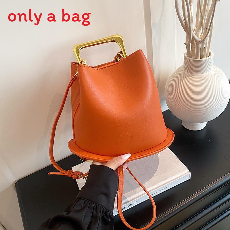 Street Style Bucket Bag For Women Pu Material With Magnetic Closure And Inner Pockets
