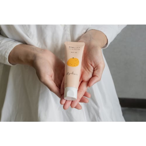 Yaetoco Iyokan Moist Hand Cream 60g