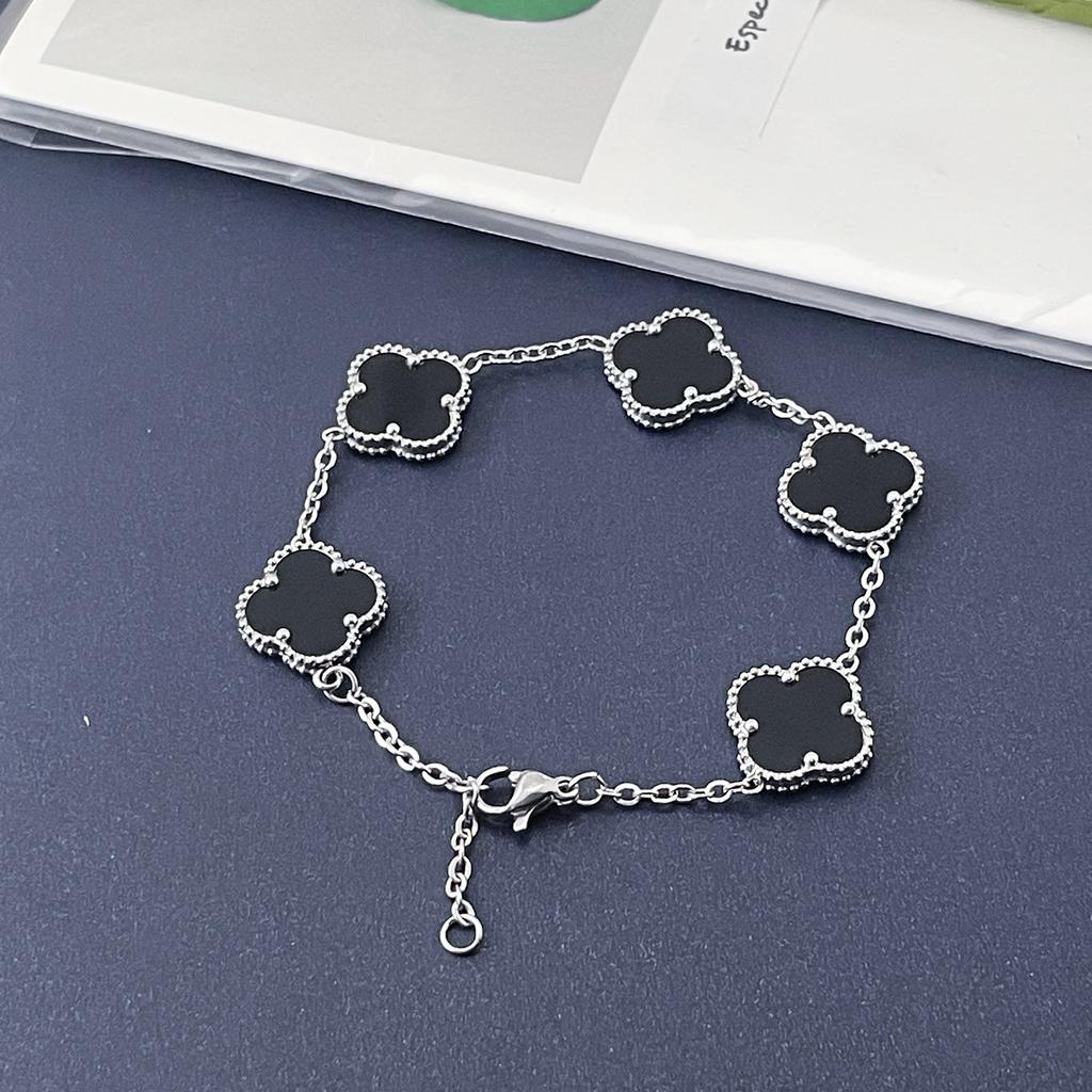 Wysokiej jakości bransoletka z czterolistną koniczyną 15 mm, szczęśliwe kwiaty, stal tytanowa, lekki luksus, trend, sieć, czerwona, poczucie wyższej klasy, nie traci koloru, bransoletka damska