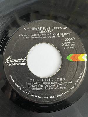 7inch Record CHI-LITES - My Heart Just Keeps On Breakin' 55569 Brunswick 1973 Jamaica Soul/Funk Used
