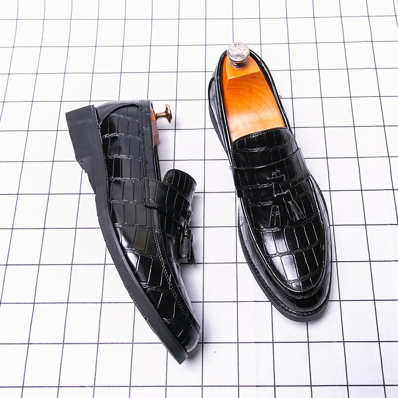 Fashion Red Brown Personalized Korean Style Crocodile Leather Casual Slip On Non-slip Men's Glossy Finish Tassel Loafer Leather Shoes