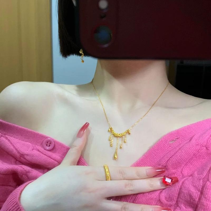 Cat-eye Tassel Water Drop Necklace for Women Light Luxury Laser Beads Dynamic Necklace Exquisite and High-end Collarbone Chain