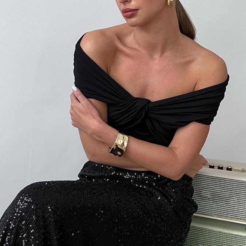 Tricou cu un singur umăr Tricou cu mânecă scurtă fără bretele