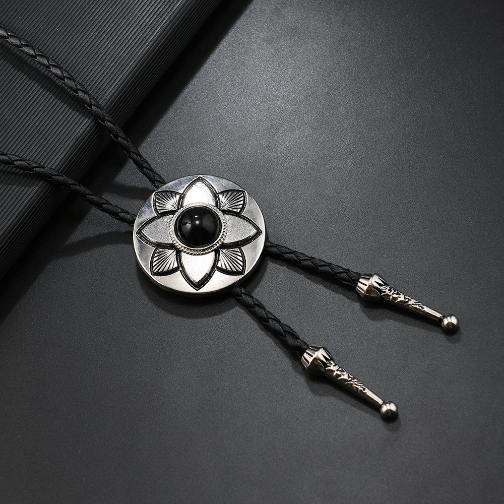 Adjustable Western Cowboy Bolo Tie with Alloy Pendant and Leather Necklace