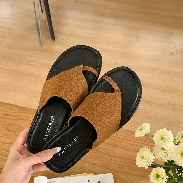 Design sense niche flat toe cool slippers women's shoes wear 2025 summer slippers beach one pedal slippers