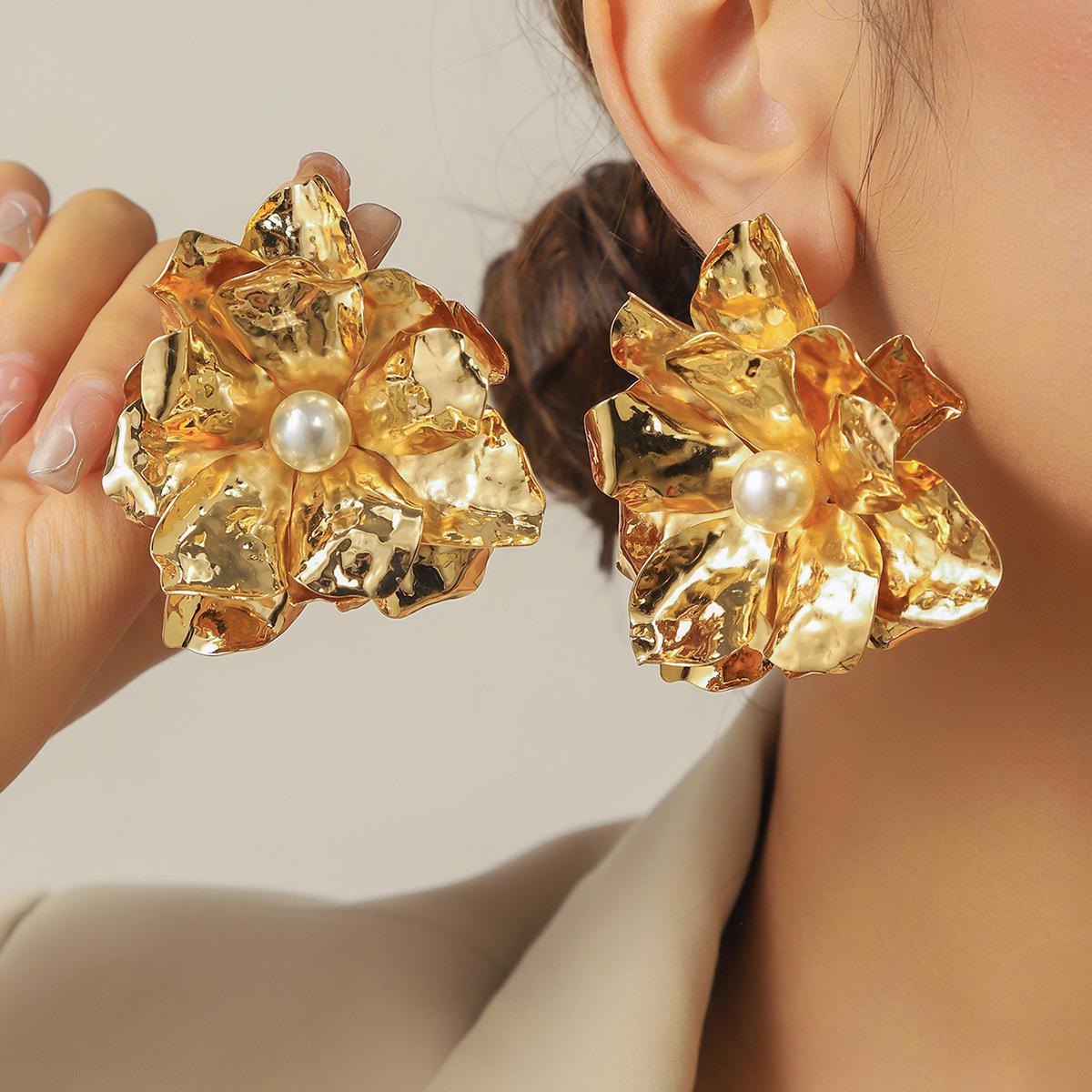 Trendy European & American Flower Stud Earrings for Women - Simple, Fashionable Design