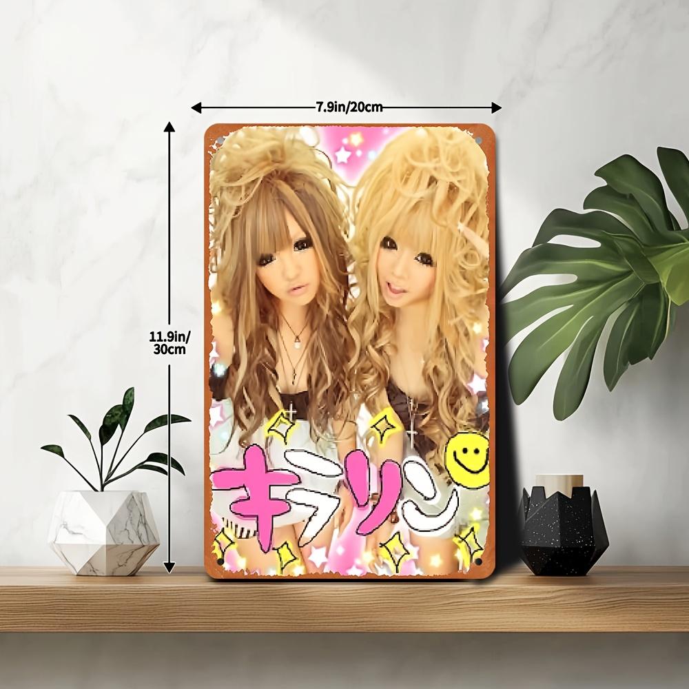 

Вінтажна металева настінна арт-плакат у стилі Gyaru Барвистий дизайн, натхненний аніме, з японським текстом Мультяшний Чан для ванної кімнати G 20x30cm（7.8x11.8inch）