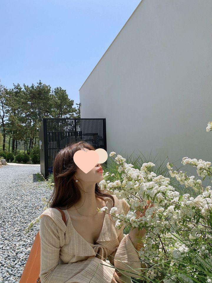 Korean Style Peter Pan Collar Ruffle Trim Cutout Bell Sleeve Top