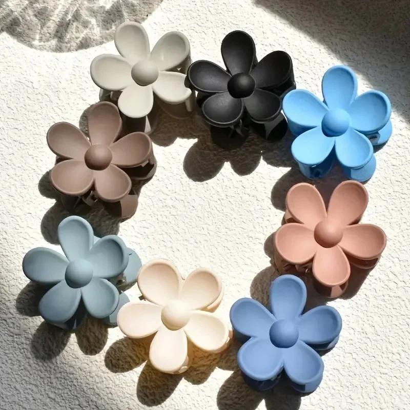 

8pcs Fashion Flower Hair Claw Clips for Women Sweet Girls Solid Crab Hair Claws Ponytail Hairpin Barrettes Headwear Accessories