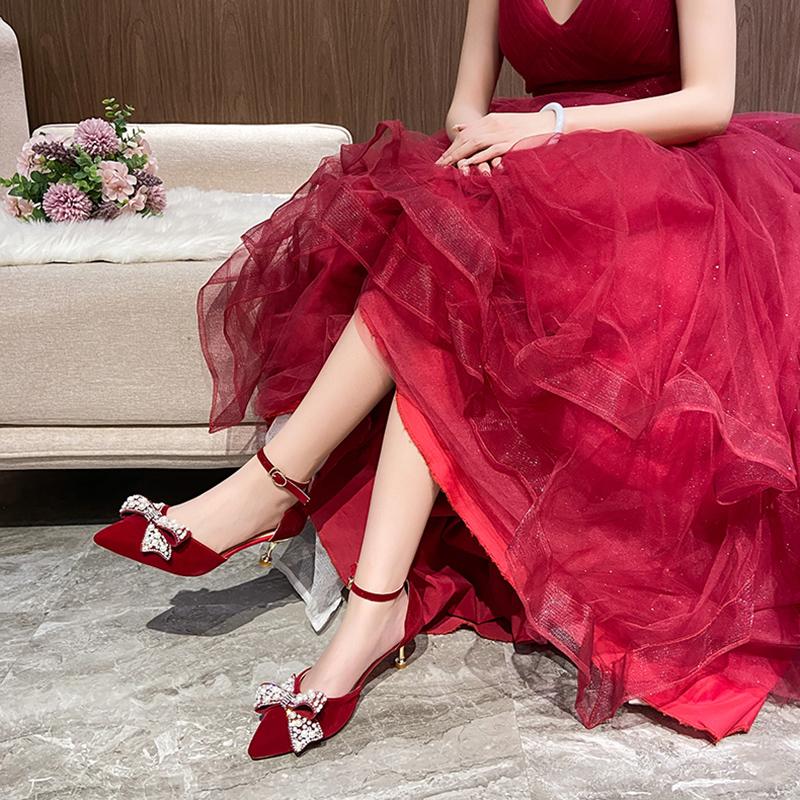 Rimocy Elegante Perlenschleife Hochzeitsschuhe Damen Kristall Knöchelriemen Dünne Absätze Pumps Damen Spitzschuh Rote High Heels Schuhe