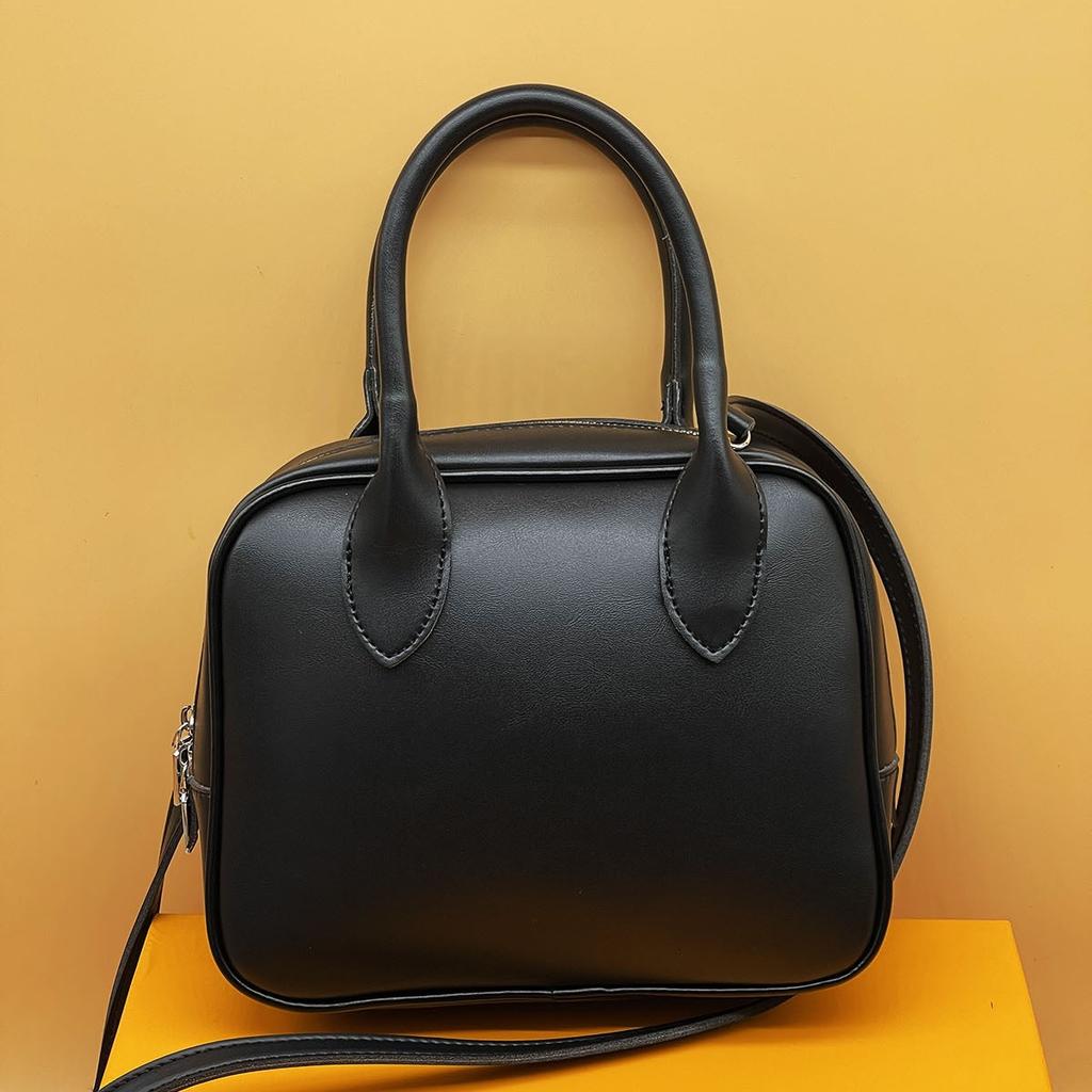 Classic Shoulder Bags for Women New Designer Brand Office Lady PU Underarm Bag Fashion Solid Popular Tote Bag