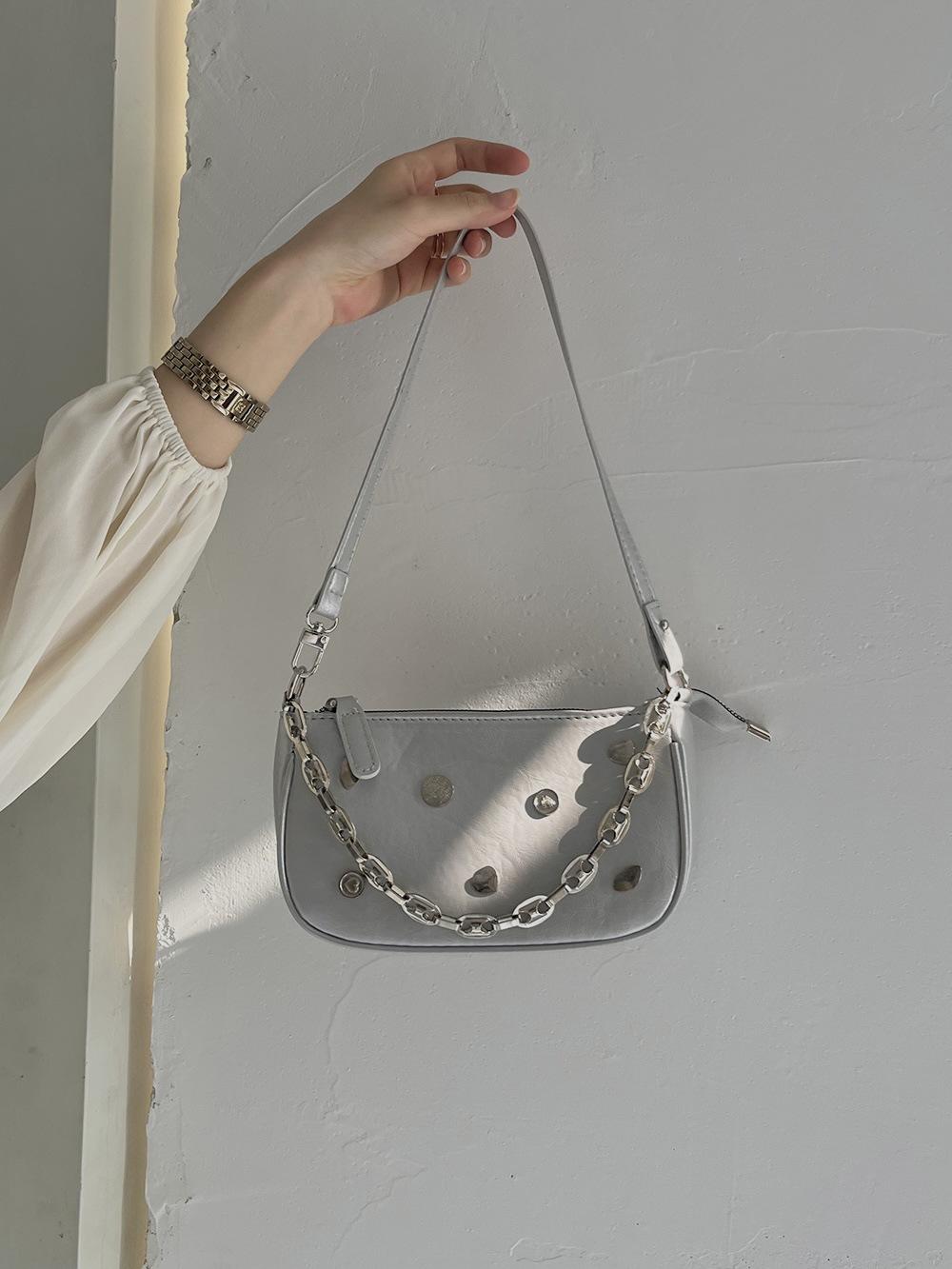 

Versatile underarm bag 2024 new black texture niche bag foreign style women s shoulder messenger bag tide серебряный