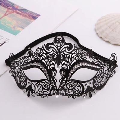 Creative Retro Half Face Mask Vintage Rhinestone Halloween Party Mask Handmade Elastic Bands Metal Eye Mask Masquerade Jewelry