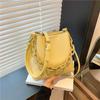 Fashion Shoulder Small Bag Women's 2025 Spring and Summer New Chain Handbag Premium Versatile Messenger Bucket Bag